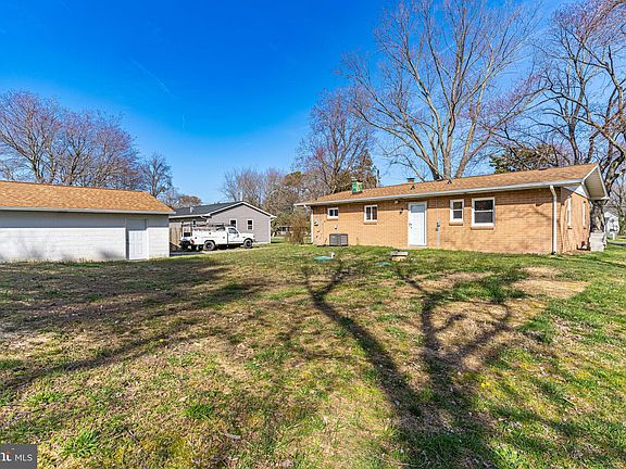 4th image of 29951 Ronald Dr