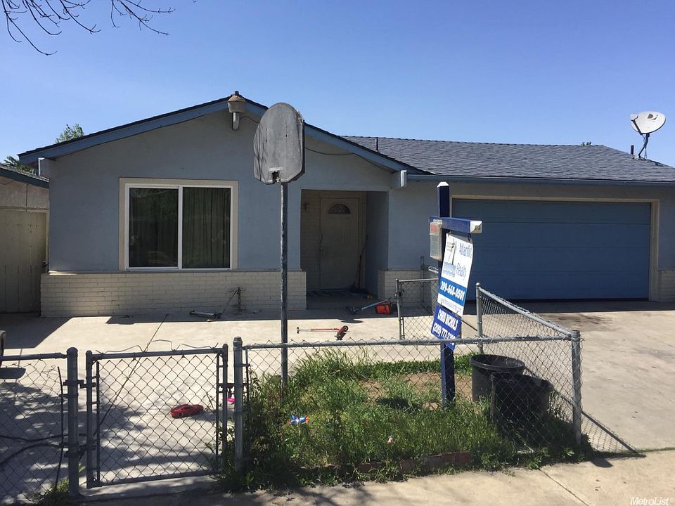 2nd image of 729 Stone Pine Way