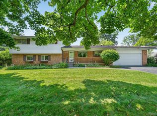 32533 Nestlewood St, Farmington Hills, MI 48334