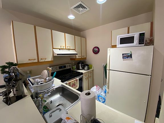 5th image of 42 Worcester Sq APT 4