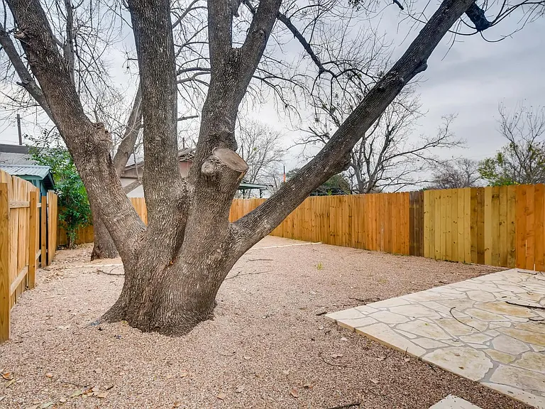 6810 Cruz St #2 — Photo 19