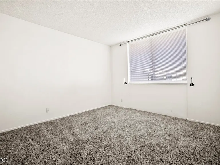3930 University Center Dr #409 — Photo 10