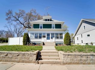 629 W Pleasant St, Portage, WI 53901