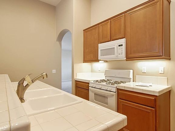 5th image of 24688 Dunlavy Ct
