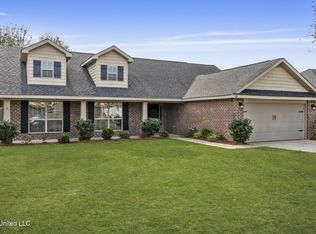 116 Saltmeadow Cir, Ocean Springs, MS 39564