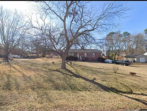 1704 Greenfield St Photo 1