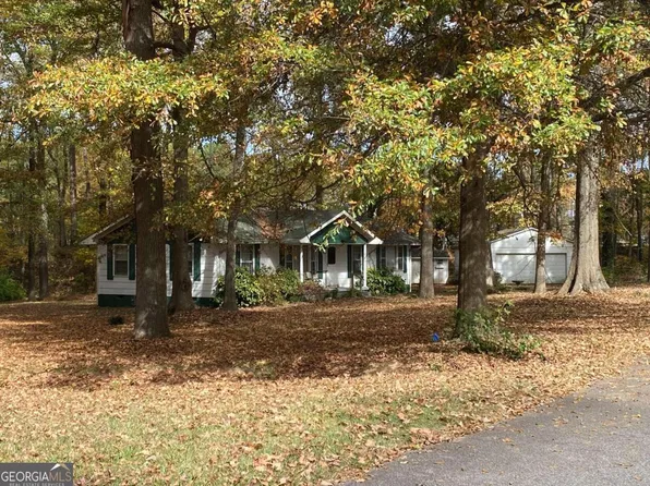 1638 Burks Dr, Lake City, GA 30260