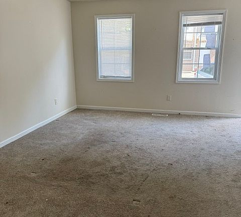 3rd image of 170 Victoria Ct #B