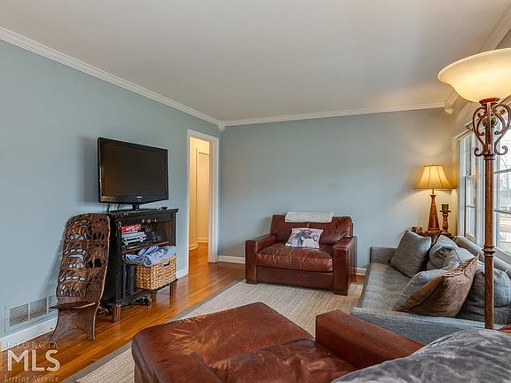 5th image of 444 Alcott Dr SE