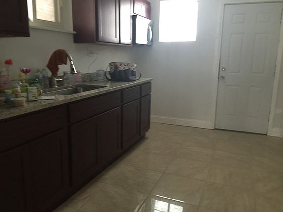 4th image of 2520 S 60th Ct
