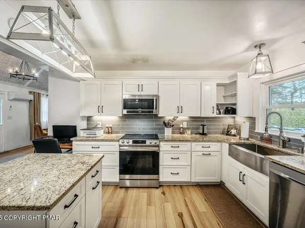 1591 Clover Rd, Long Pond, PA 18334