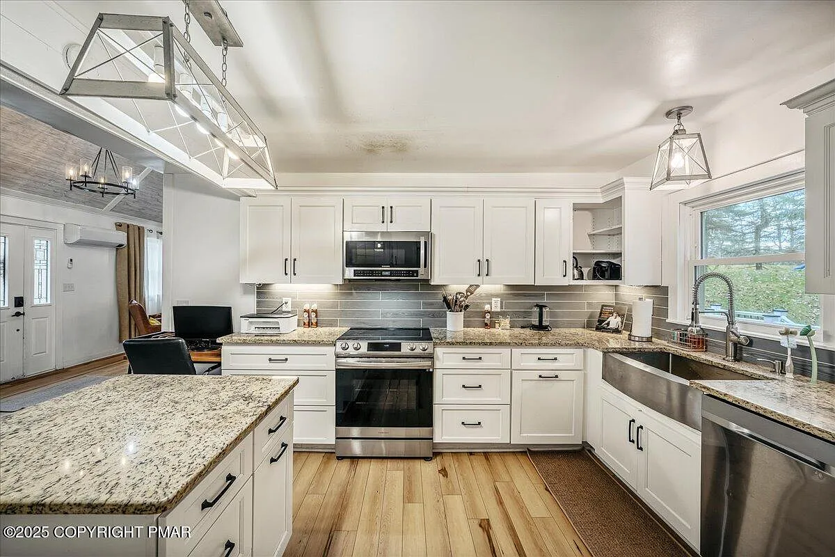 1591 Clover Rd photo 1