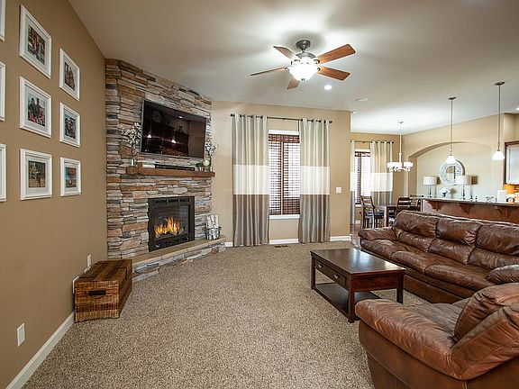 4th image of 715 Deerfield Dr