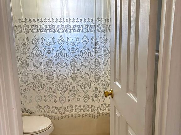 5th image of 1503 Halifax St #B