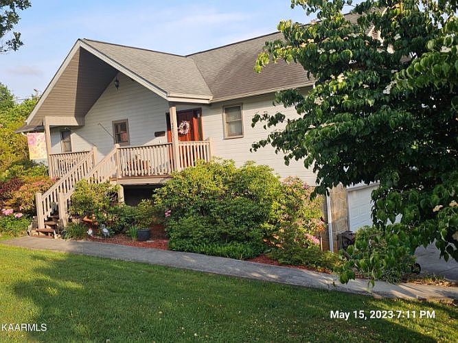 1st image of 371 White Oak Cir