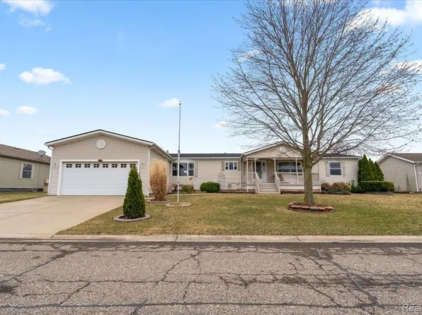 11199 Shady Grove Ct, South Lyon, MI 48178