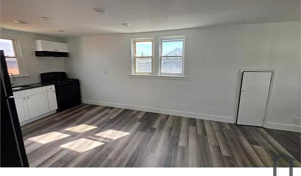3 bed, $2,995 — Photo 2