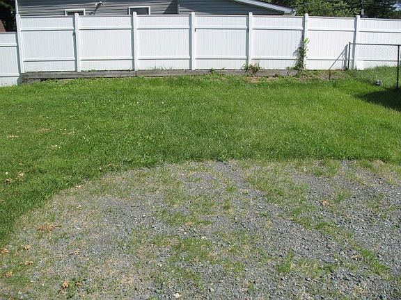 3rd image of 124 Mann Ave