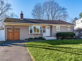 96 Walter Ct, Commack, NY 11725