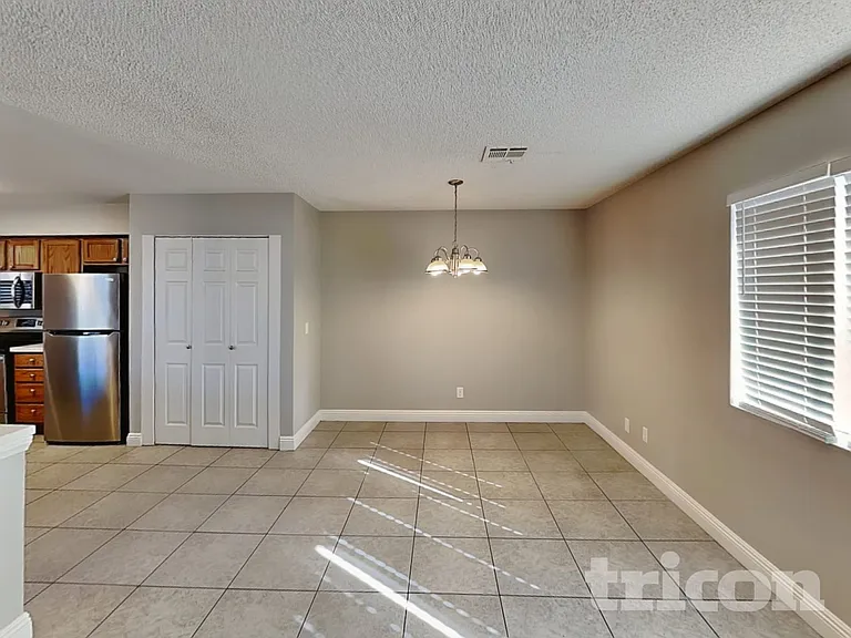 271 Princess Ann Ct — Photo 4