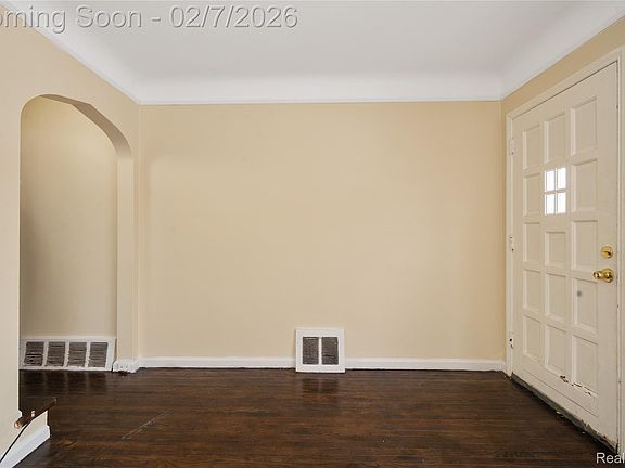 5th image of 19302 Meyers Rd