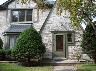 2771 N 69th St, Milwaukee, WI 53210