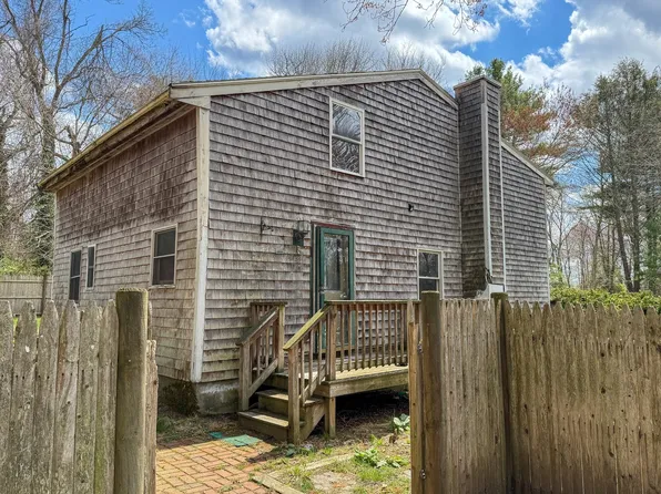 23 5th Ave, Lakeville, MA 02347