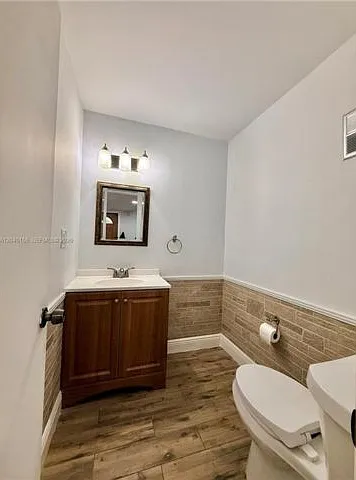9717 N New River Canal Rd — Photo 10