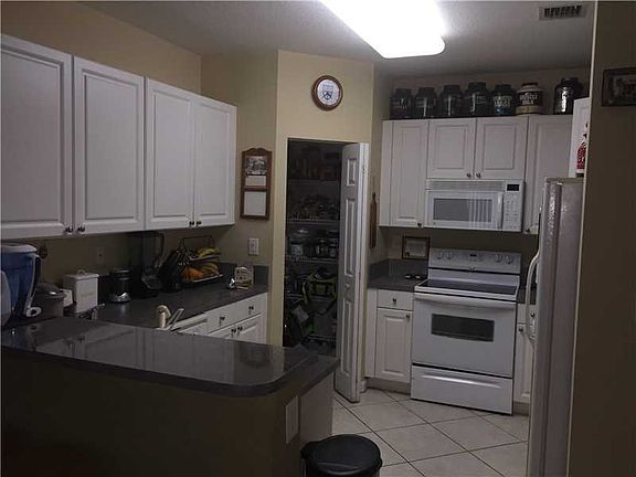 4th image of 11350 NW 72nd Ln