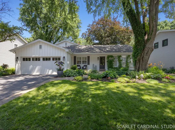 1544 Clyde Dr, Naperville, IL 60565