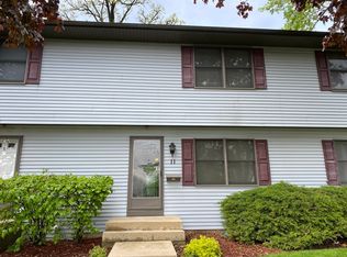 11 N 13th Ave #11, Saint Charles, IL 60174