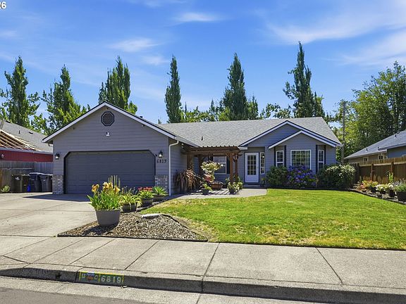 3rd image of 6819 Simeon Dr