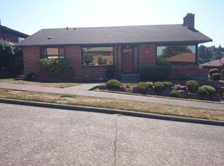 4011 SW Henderson St, Seattle, WA 98136