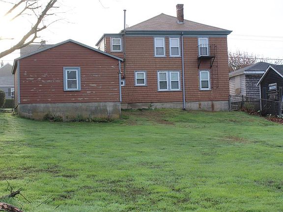 3rd image of 211 Wolcott Ave SE