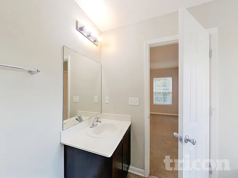 1352 Biscayne Grove Ln — Photo 10