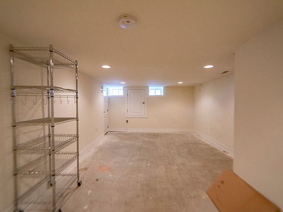 2nd image of 2147 Ellsworth St