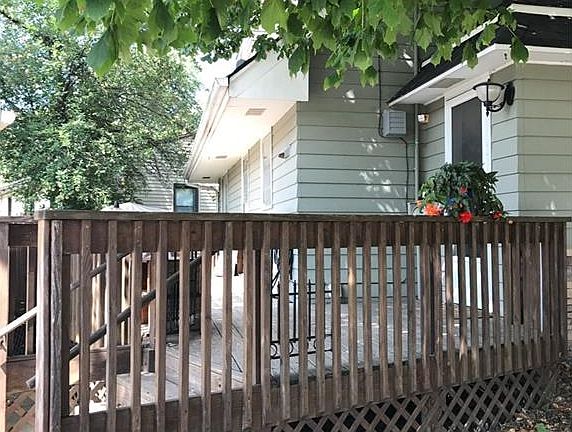 3rd image of 402 W Larson St