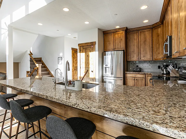 901 W Abigail Dr — Photo 9