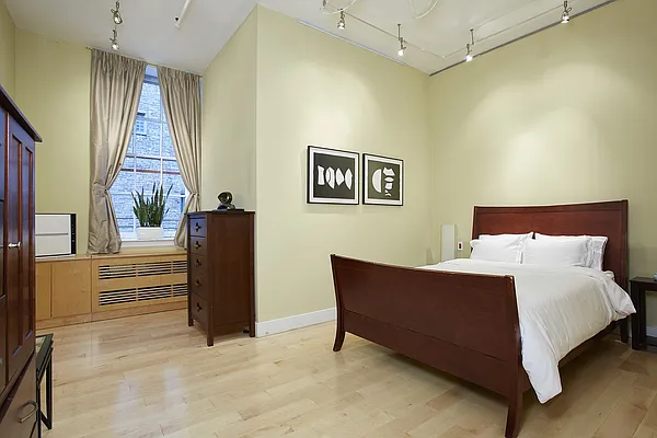 Sold by Stribling | media 18