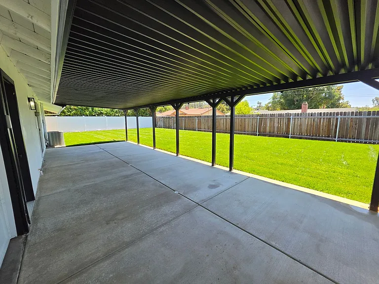 920 Coronado Dr — Photo 11