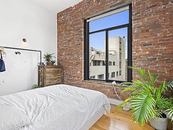 5th image of 139 N 10th St APT 5E
