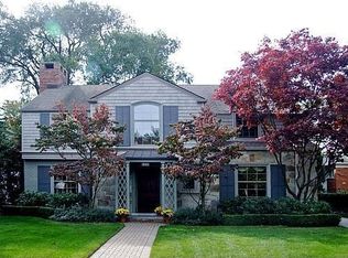 221 Merriweather Rd, Grosse Pointe Farms, MI 48236
