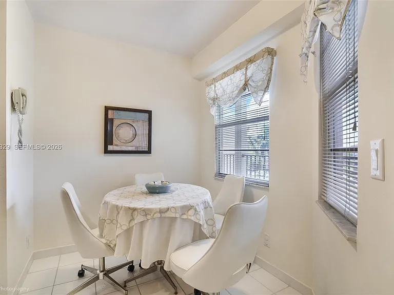 1251 SW 125th Ave #405T — Photo 4