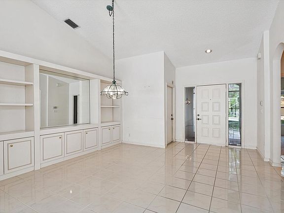 3rd image of 7515 Rockbridge Circle #7515