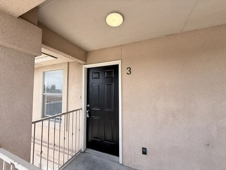 529 Norwich Loop — Photo 2