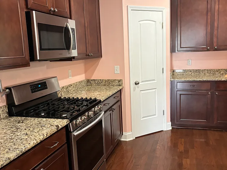 216 Flutter Dr — Photo 2