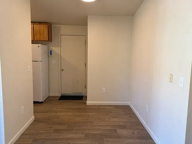 3 bed, 1040 sqft, $1,925 — Photo 3