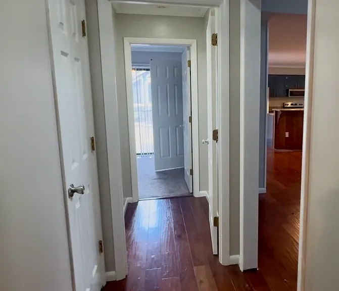 Westlawn Apartments — Photo 6