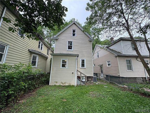 2nd image of 444 26th St