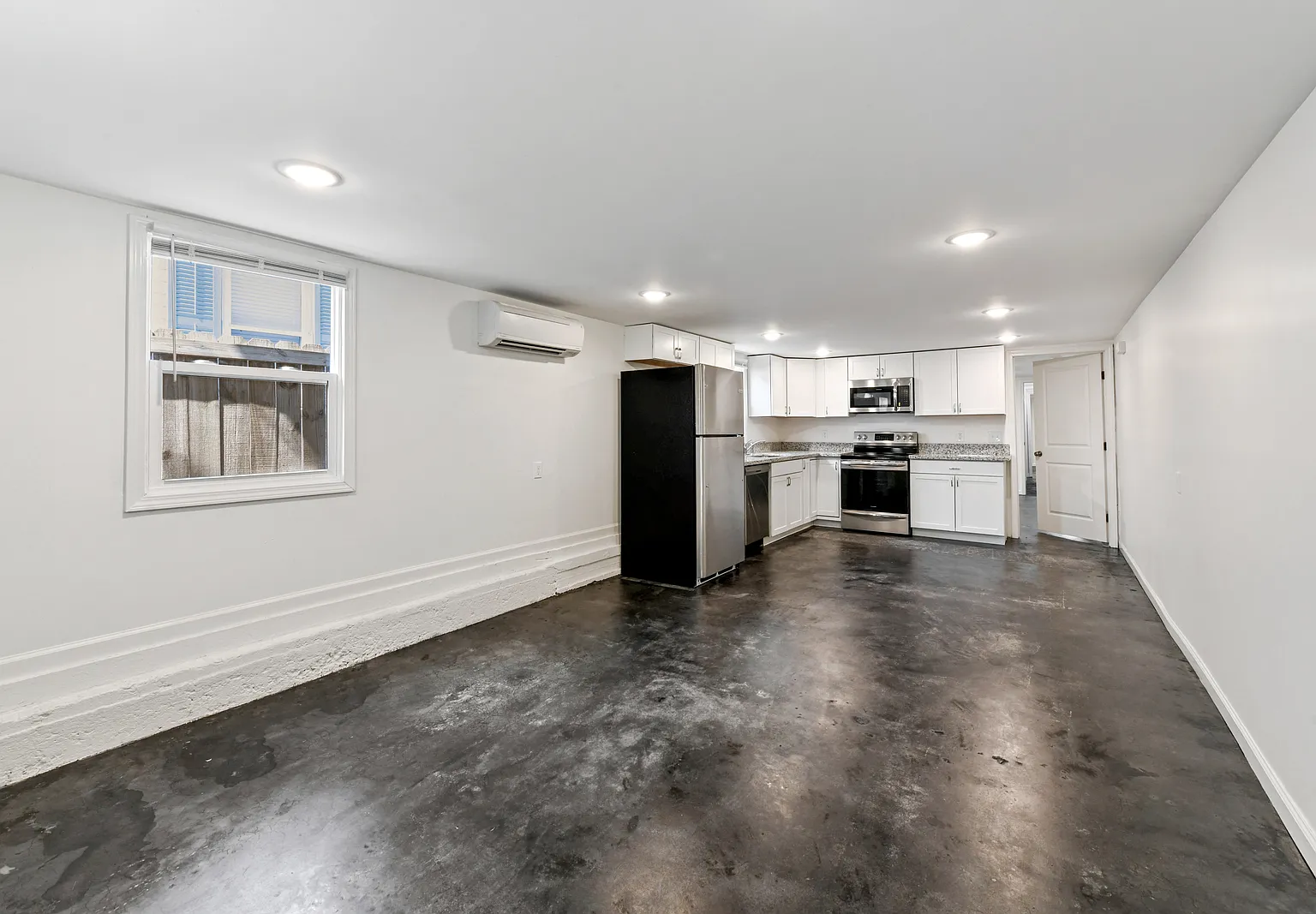 2 bed, 1100 sqft, $1,200 — Photo 2